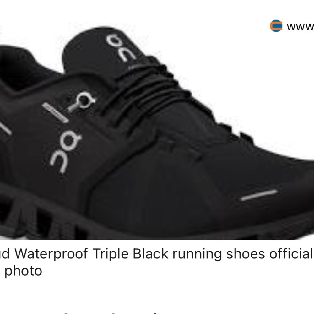 On Running Men’s Black Lightweight Running Sneakers